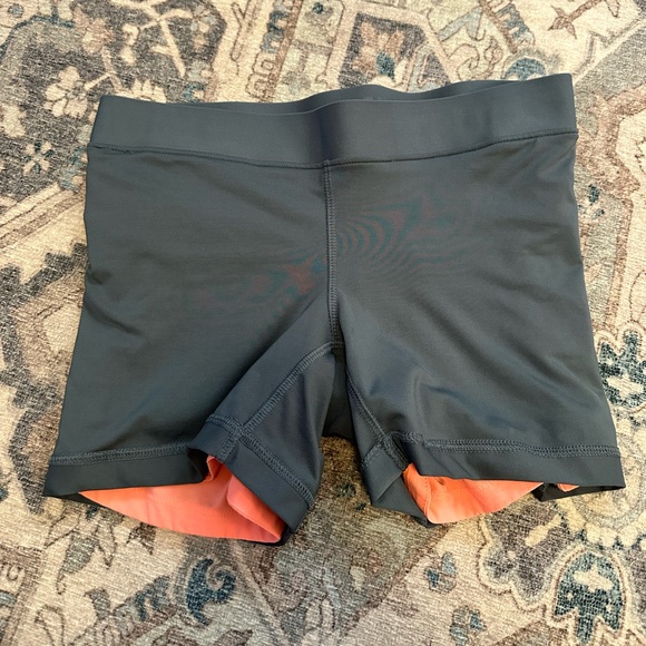 Nike Dri-Fit Women’s Athletic Running Shorts with Built in Spandex Small - Picture 7 of 10